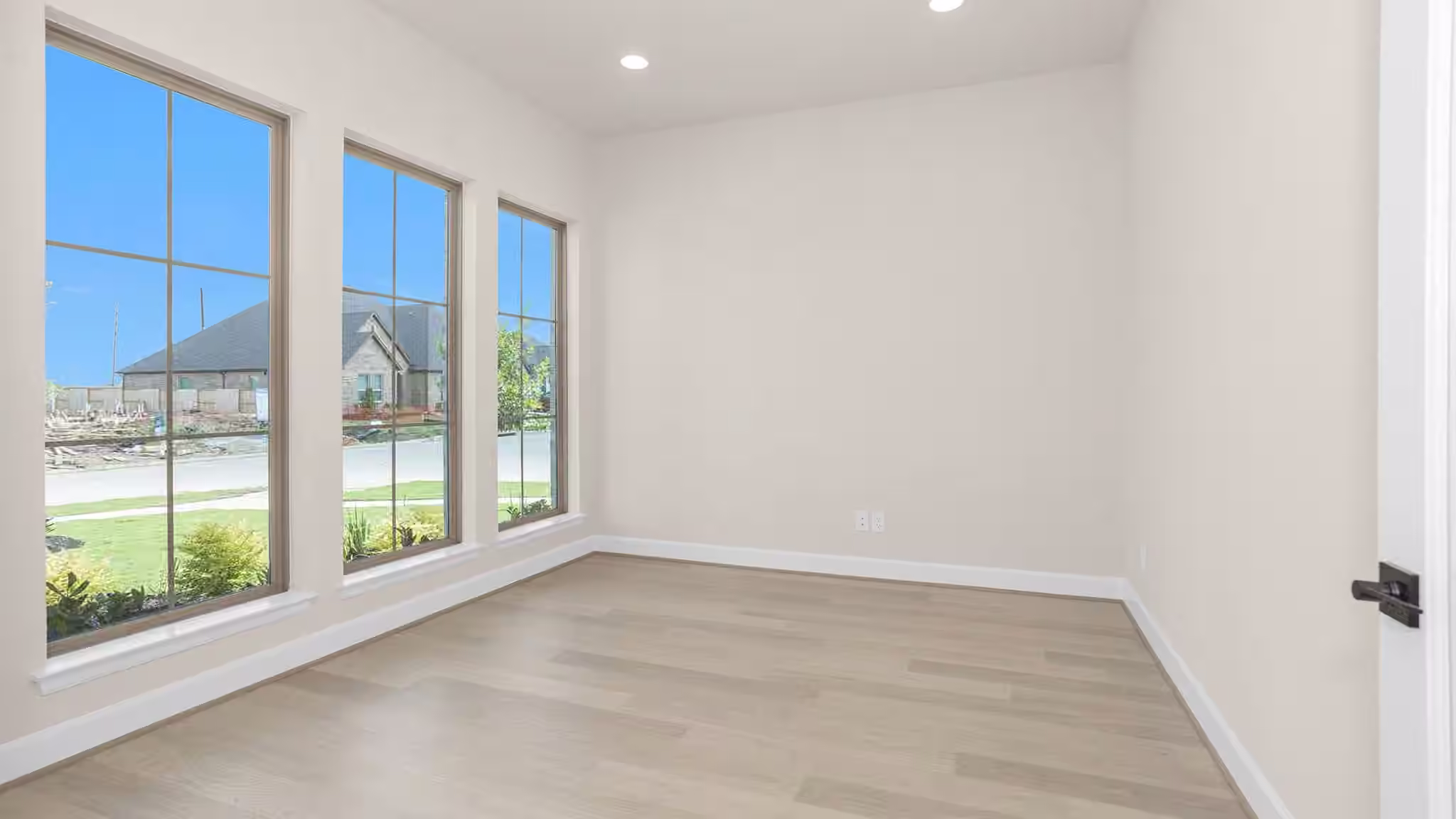 Photo 3 of 5210 Deer Valley Court, Manvel, TX
