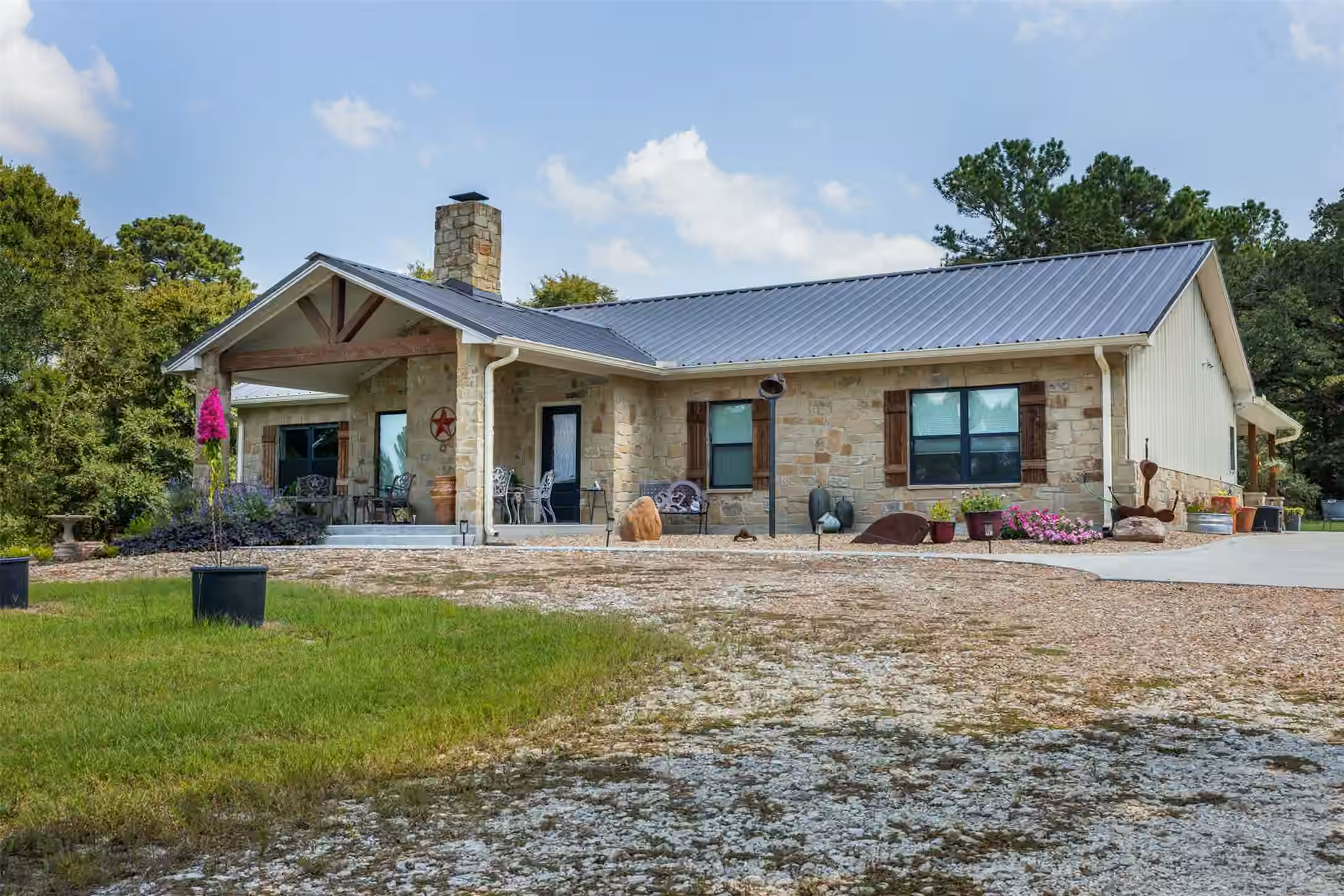 Photo 6 of 14706 Highway 90 N, Bedias, TX