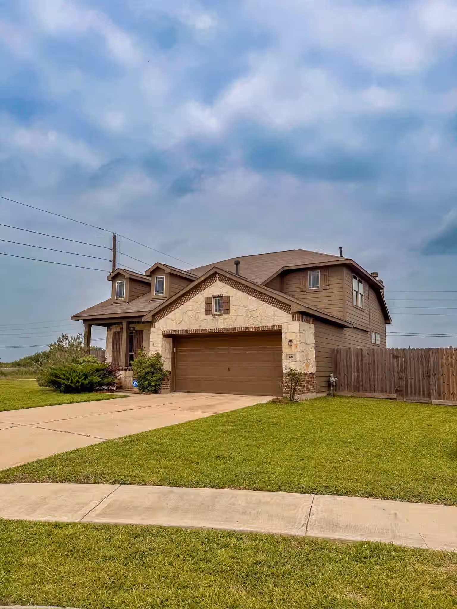 Photo 2 of 101 White Wing Lane, Sealy, TX