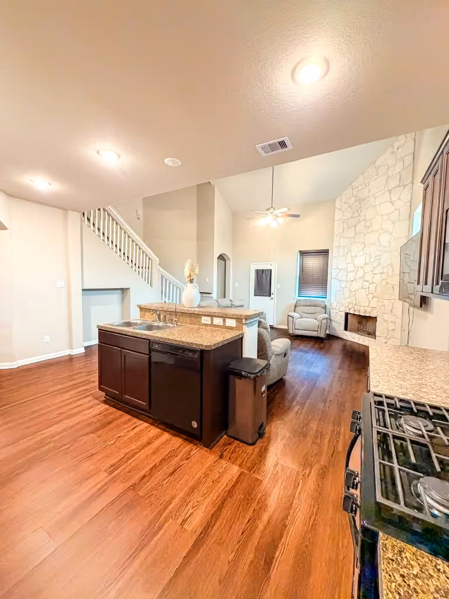 Photo 5 of 101 White Wing Lane, Sealy, TX