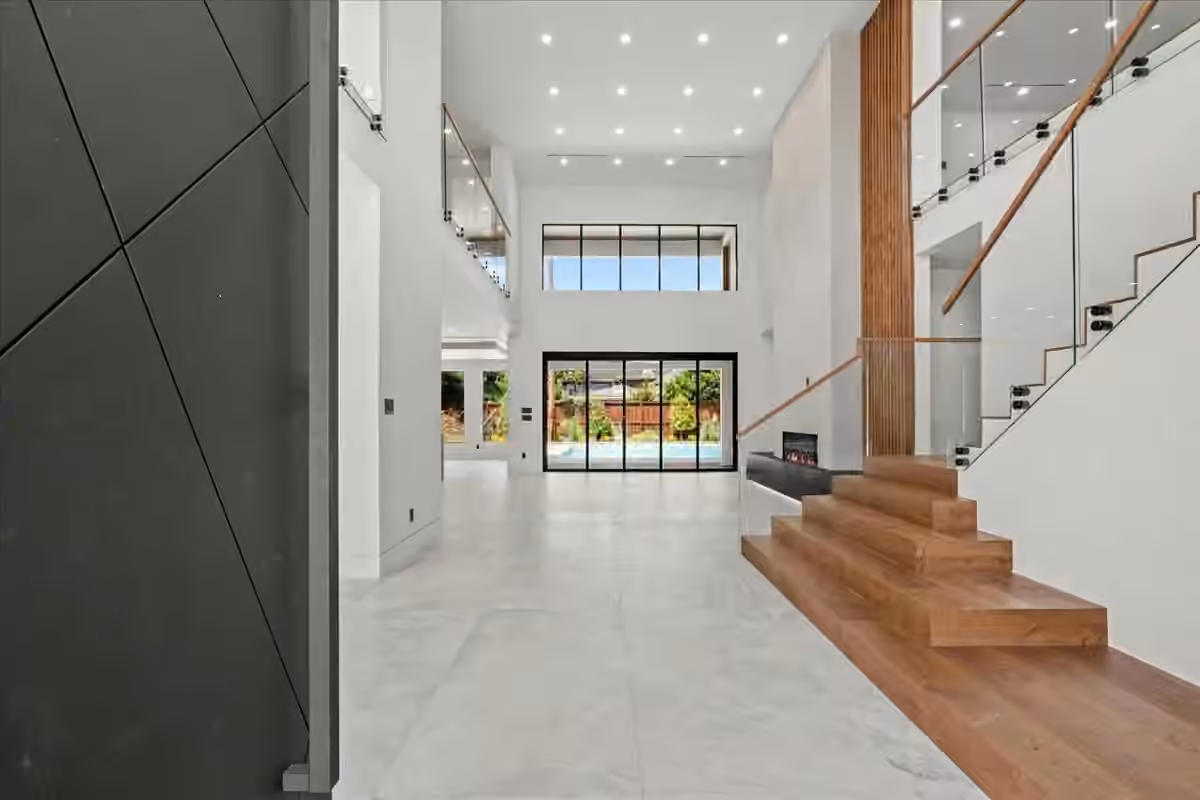 Photo 4 of 827 Bunker Hill Road, Houston, TX