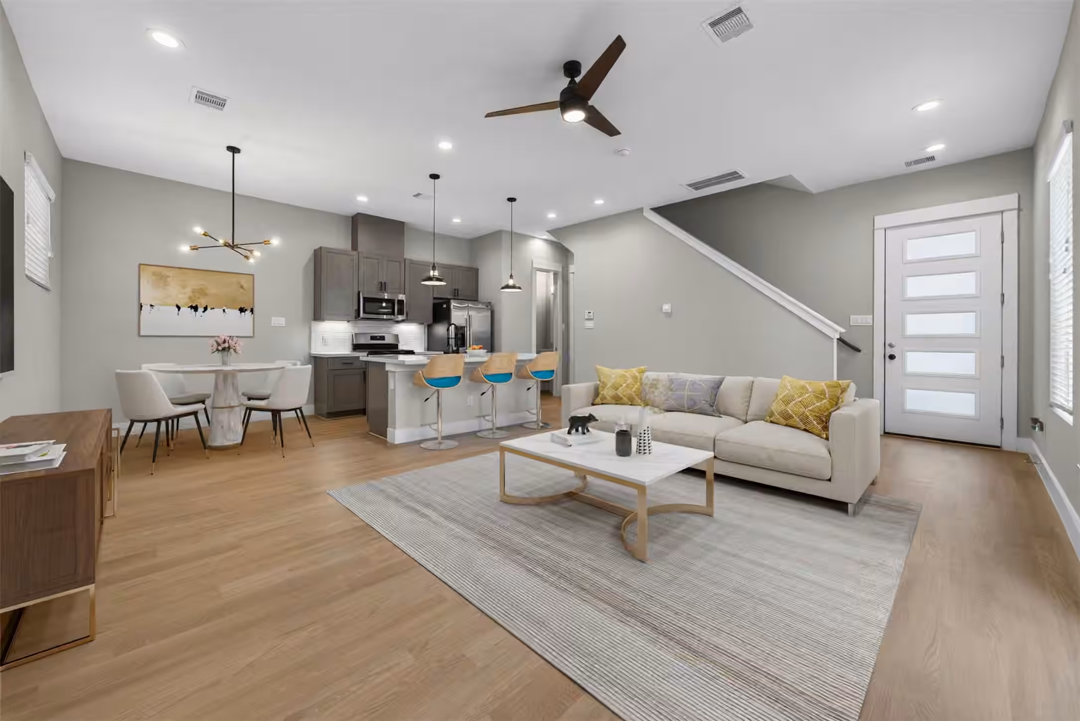 Photo of 1205 W Tidwell Road, Houston, TX