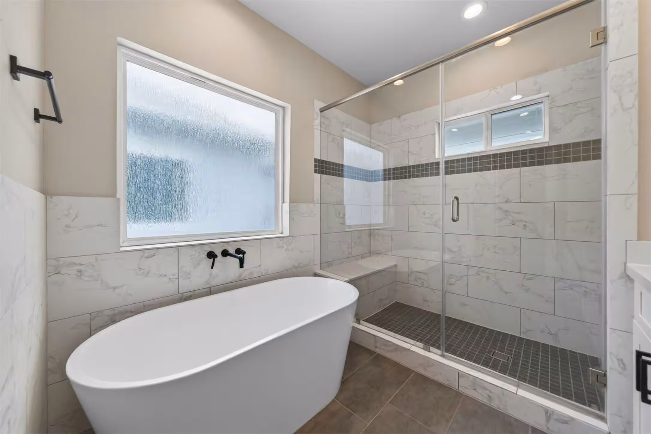 Photo 5 of 1205 W Tidwell Road, Houston, TX