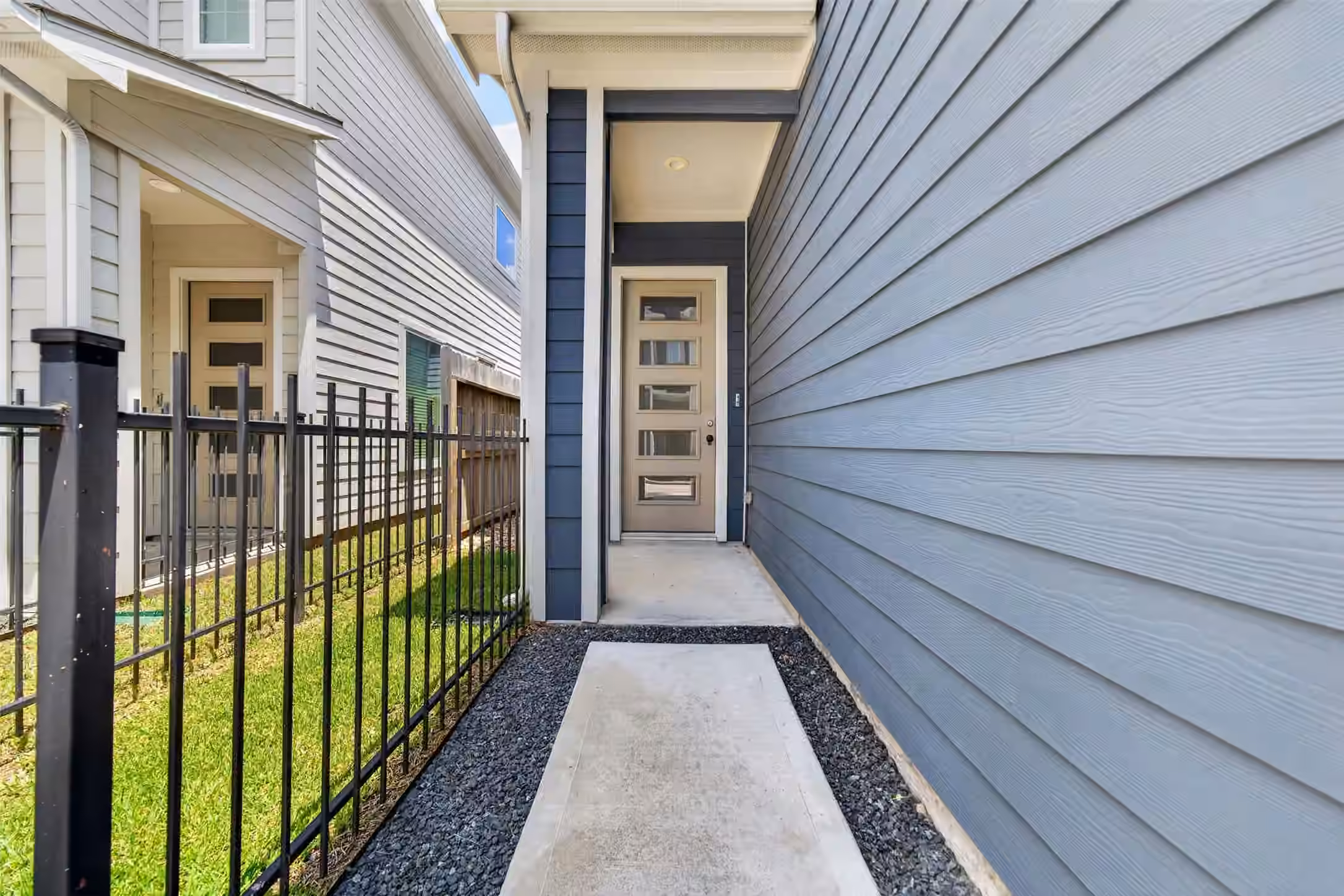Photo 7 of 1205 W Tidwell Road, Houston, TX