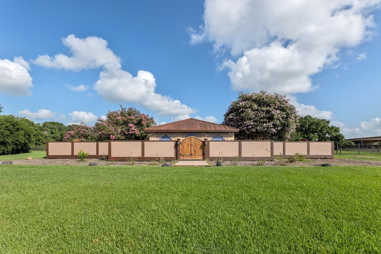 Photo 6 of 1226 County Road 45, Angleton, TX