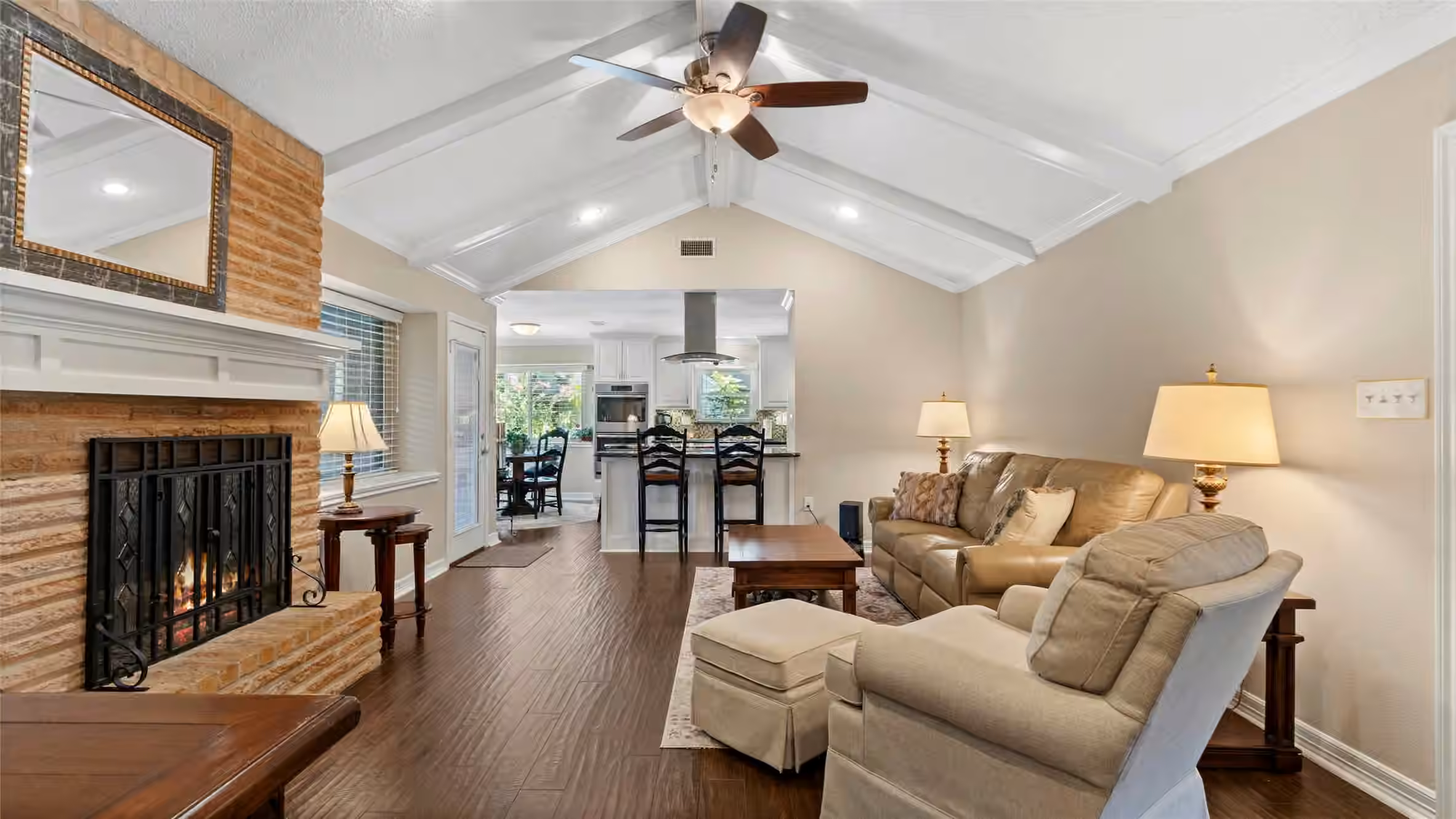 Photo 7 of 2704 Yorktown Drive, Dickinson, TX