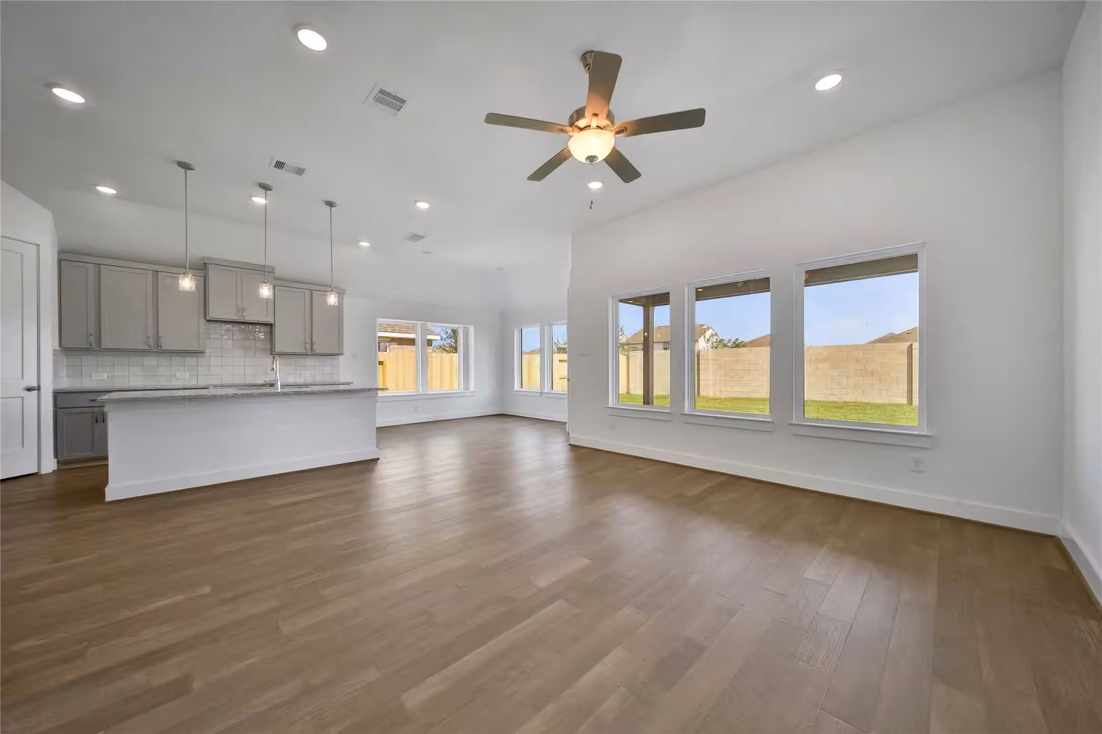 Photo 6 of 1835 Rory Christine Drive, Rosharon, TX