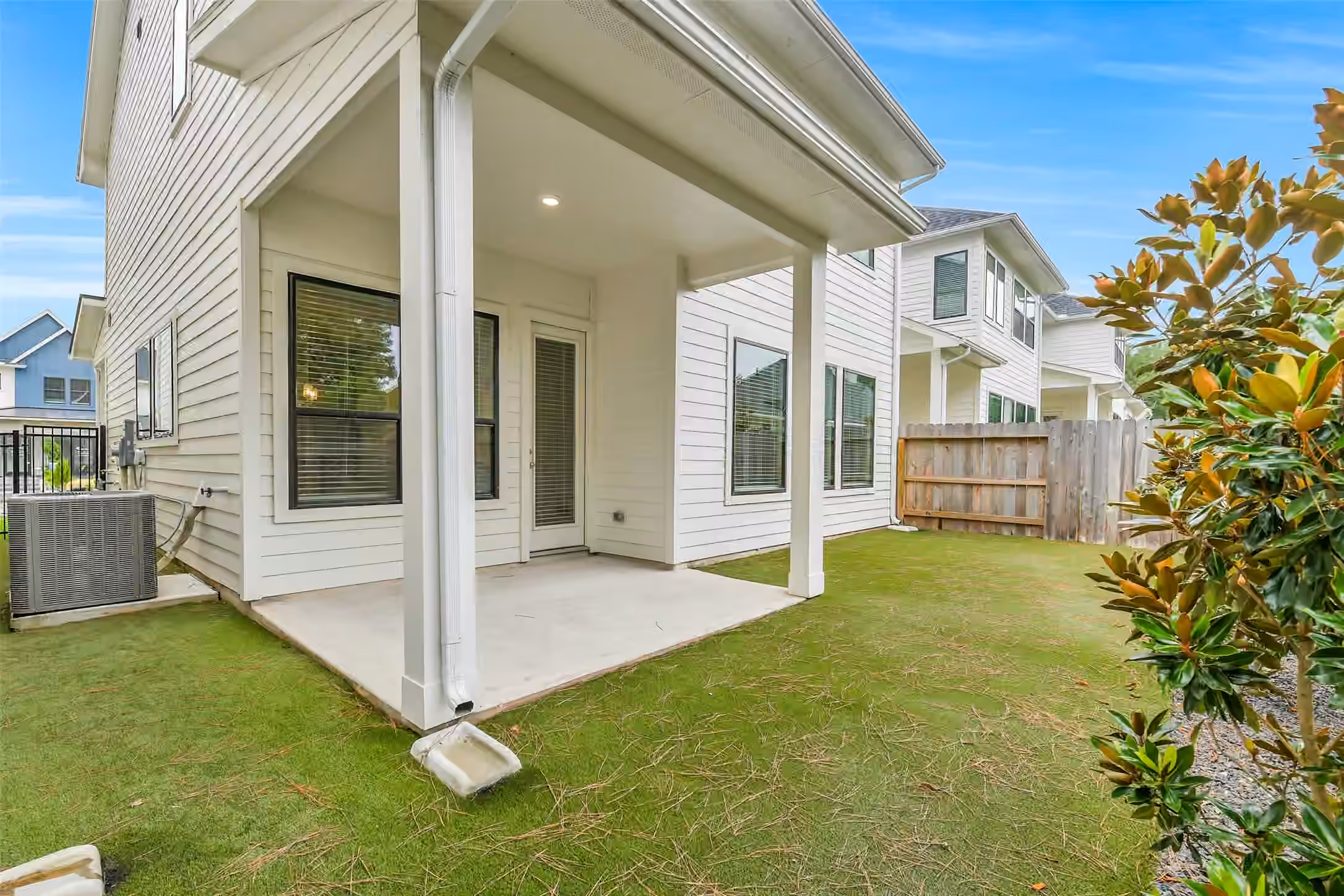 Photo 6 of 348 Summer Place Drive, Montgomery, TX