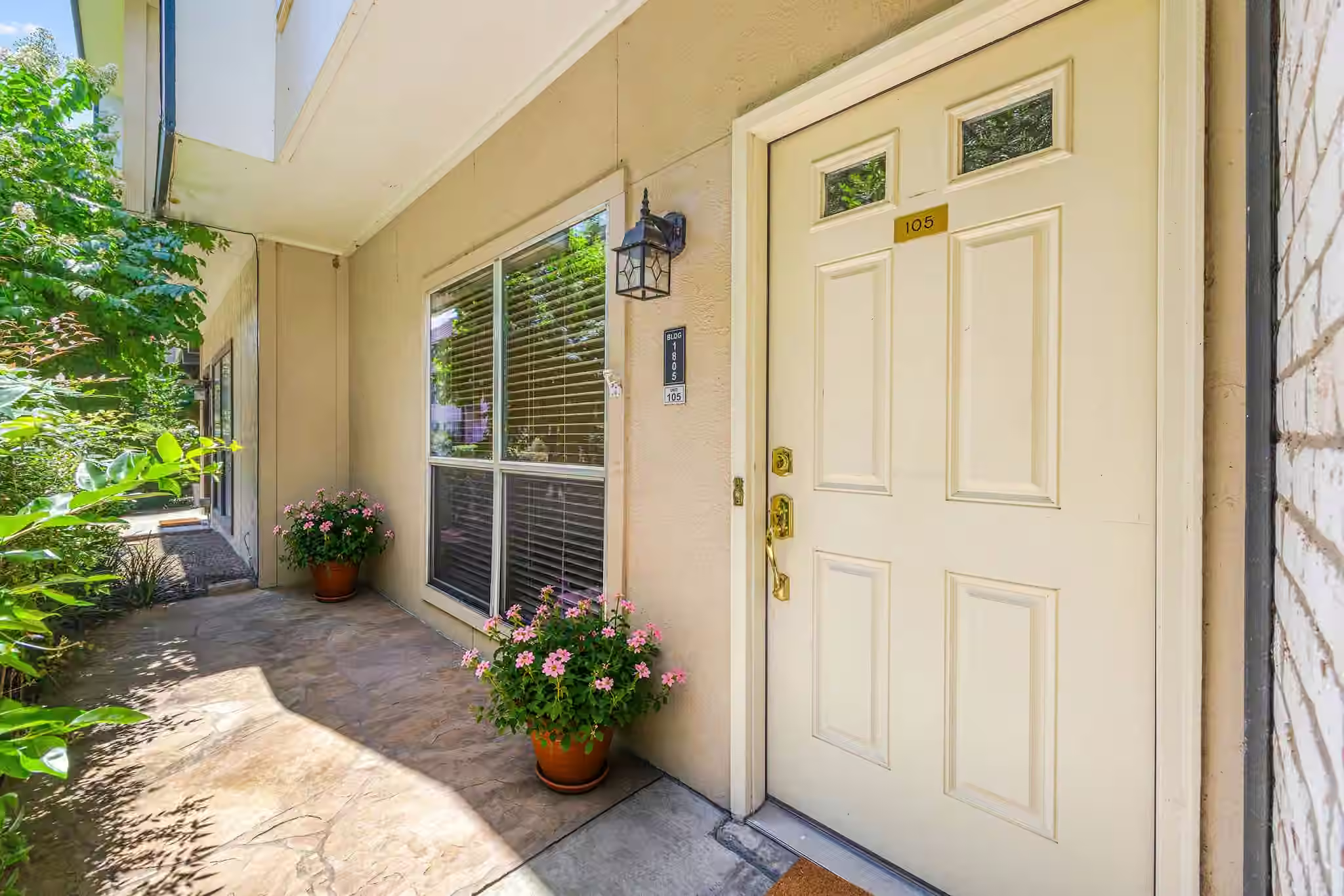 Photo of 1805 Stoney Brook Drive 105, Houston, TX