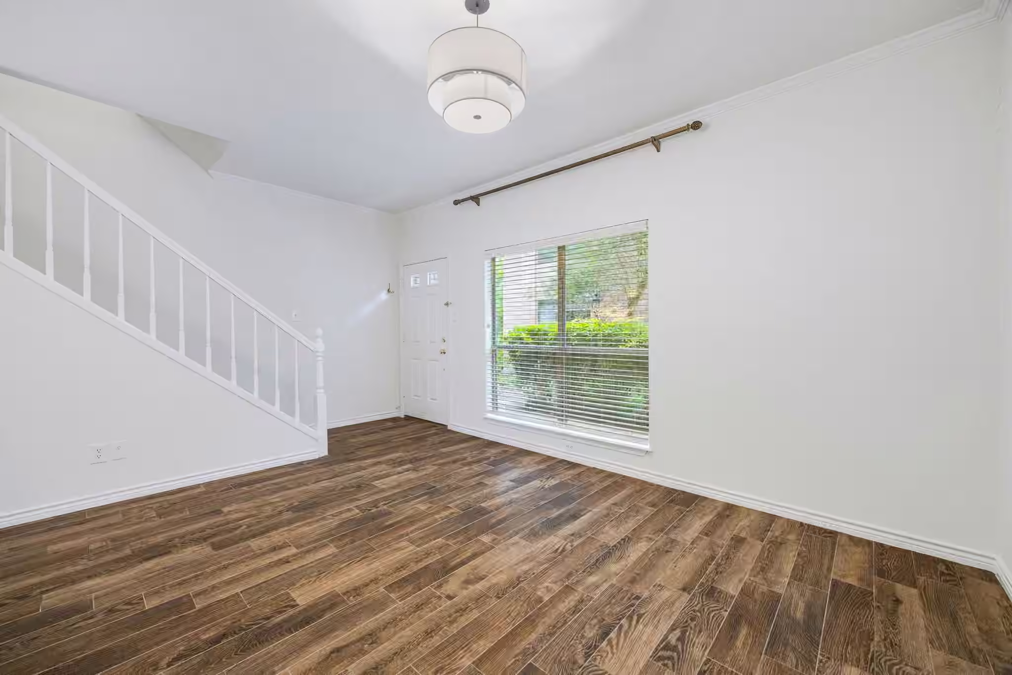 Photo 2 of 1805 Stoney Brook Drive 105, Houston, TX