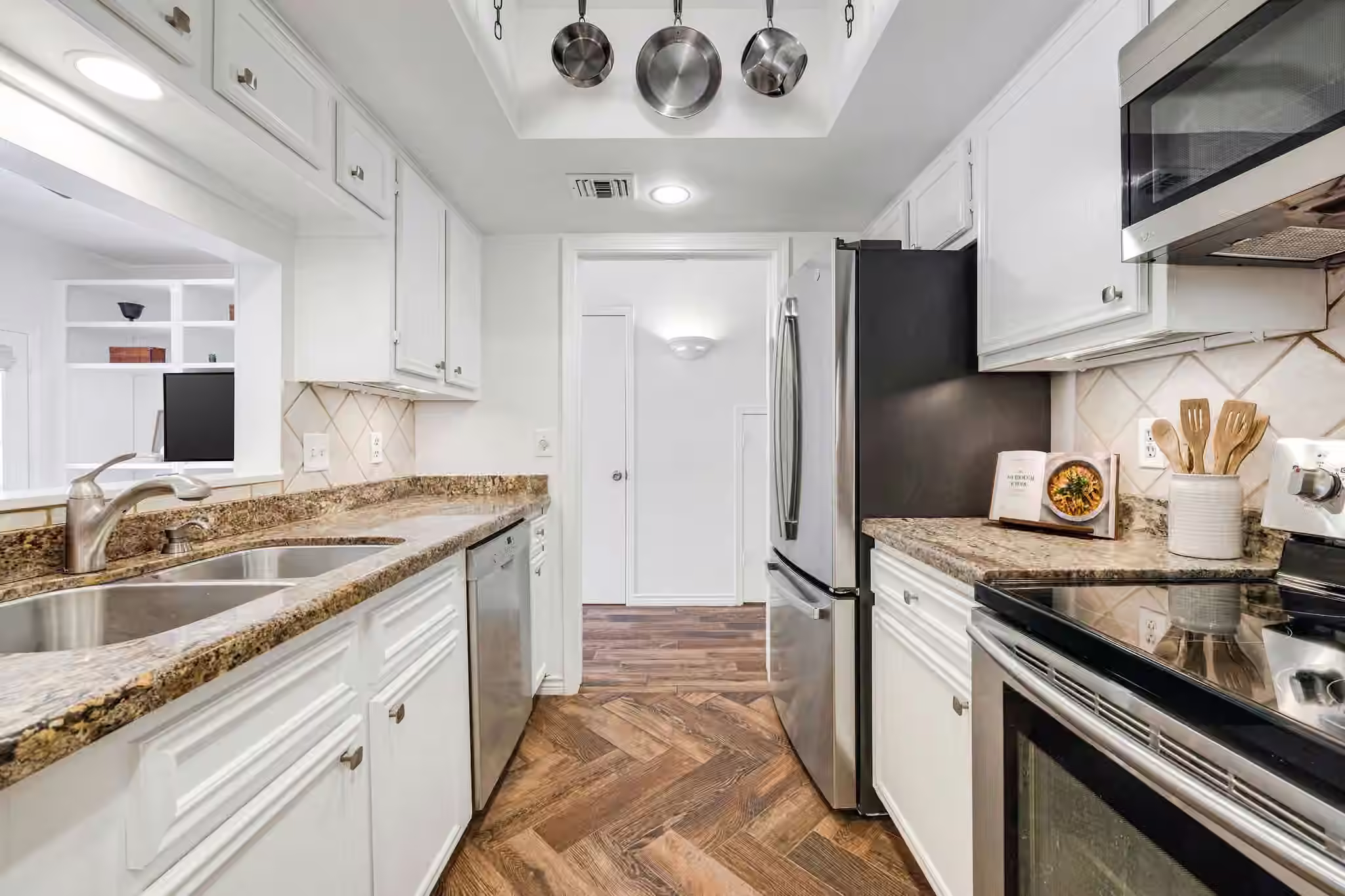 Photo 7 of 1805 Stoney Brook Drive 105, Houston, TX