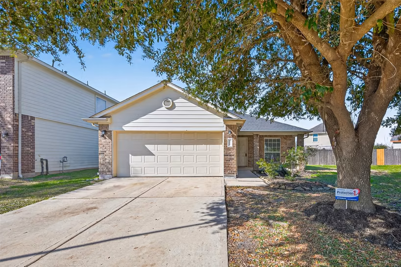 Photo 3 of 1511 Imperial Manor Lane, Houston, TX