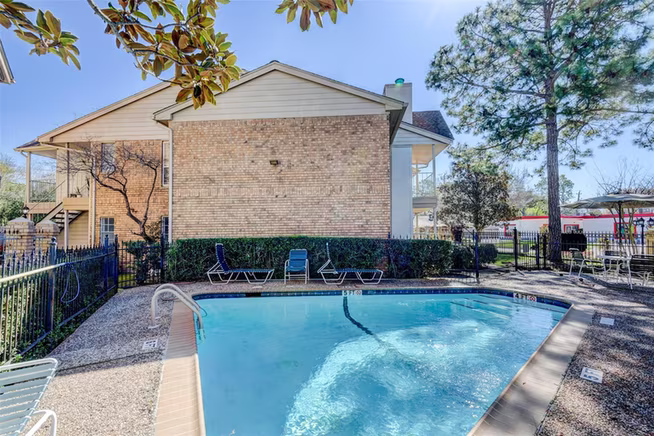 Photo 7 of 12550 Whittington Drive 203, Houston, TX