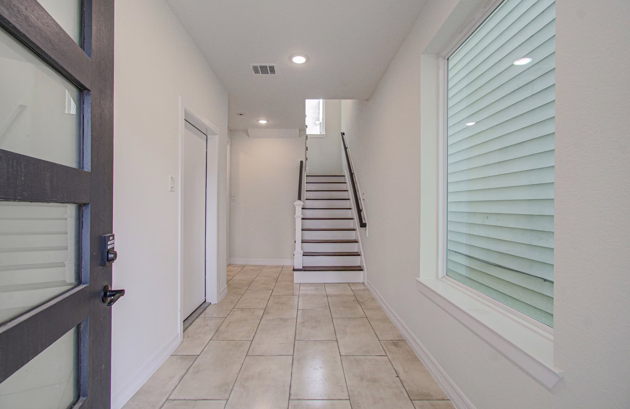 Photo 4 of 704 Gregg Street, Houston, TX