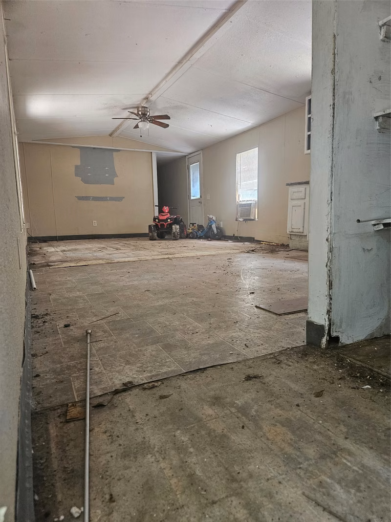 Photo 6 of 25515 Cambridge Boulevard, New Caney, TX