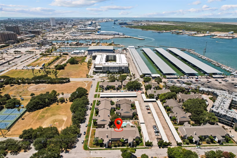 Photo of 7063 N Holiday Drive, Galveston, TX 77550