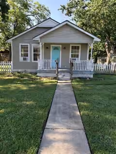 Photo of 732 4th Street, Sealy, TX 77474