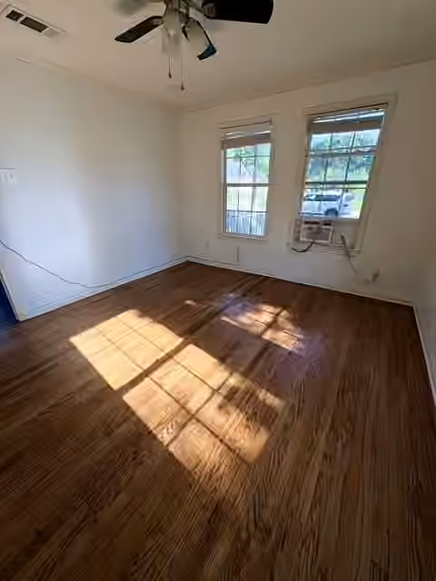 Photo 4 of 732 4th Street, Sealy, TX