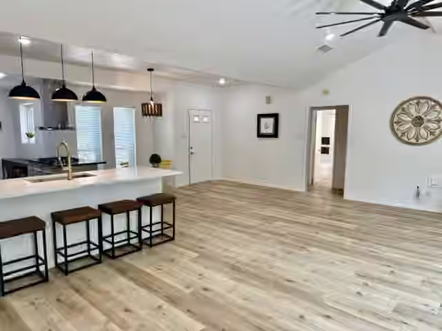 Photo 5 of 1635 Bradney Drive, Houston, TX