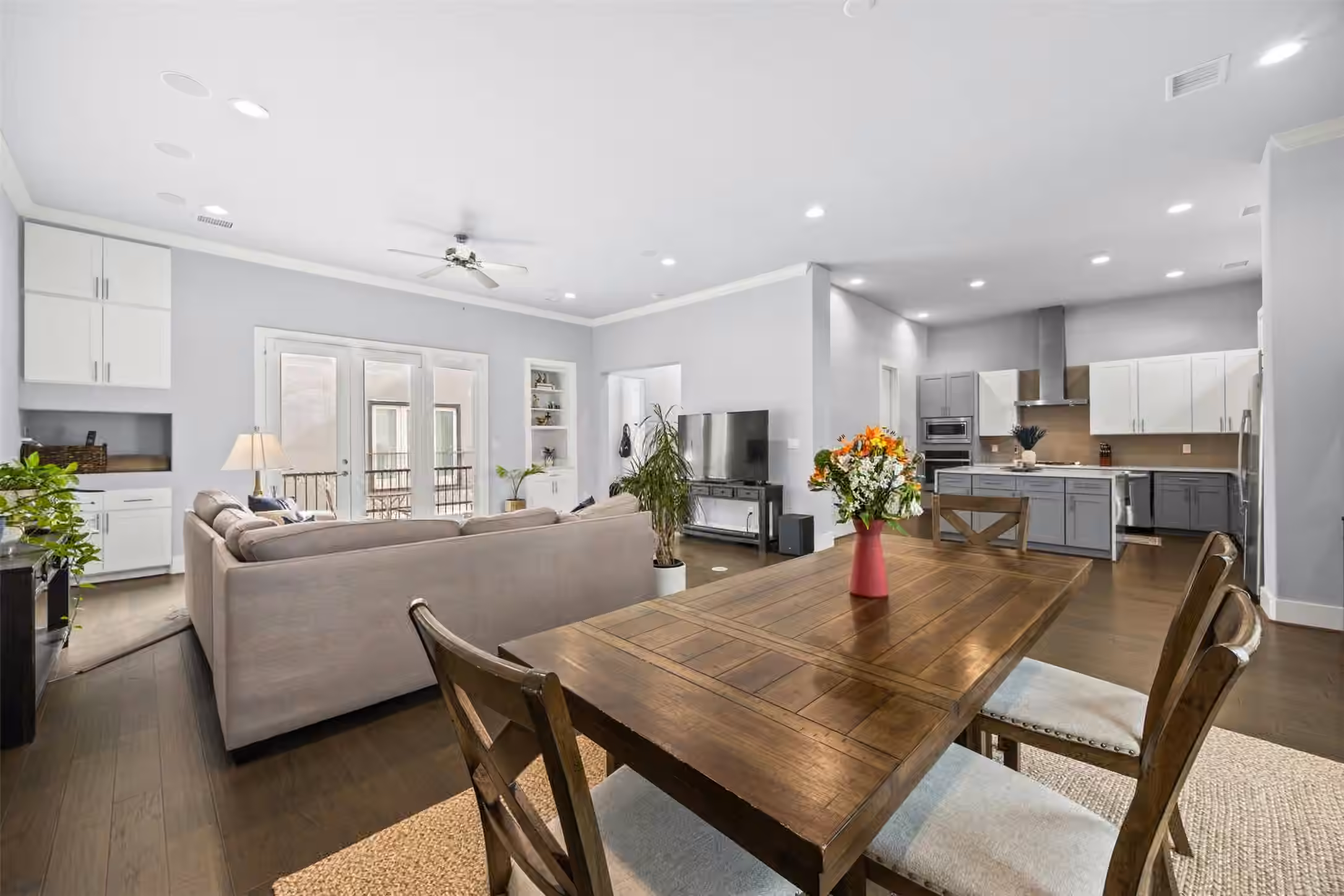 Photo 6 of 1565 W 22nd Street, Houston, TX