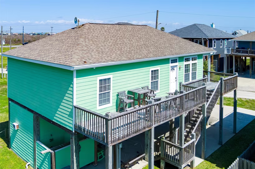 Photo 2 of 971 Driftwood Drive, Crystal Beach, TX