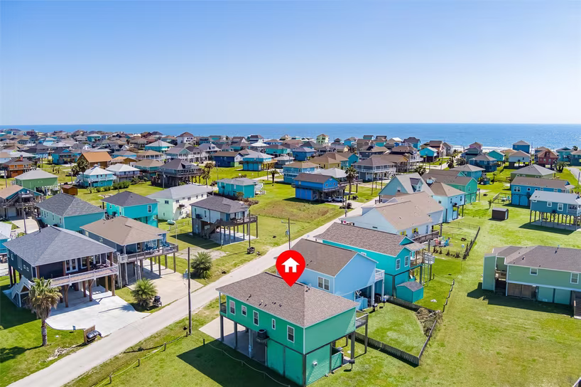 Photo 4 of 971 Driftwood Drive, Crystal Beach, TX