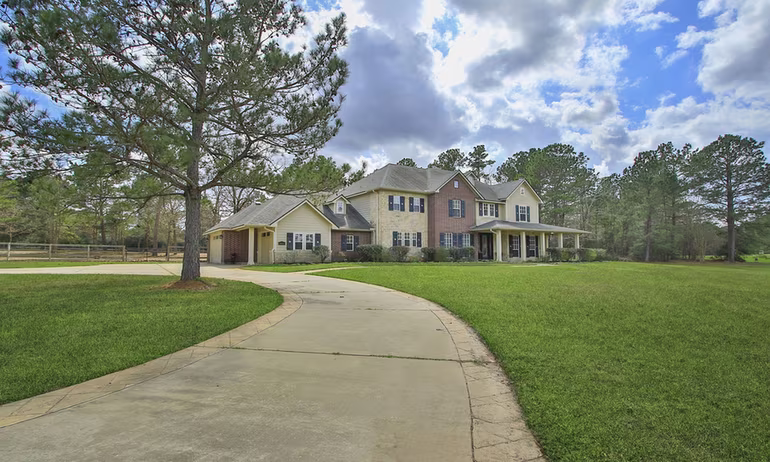 Photo 4 of 26231 Crown Ranch Boulevard, Montgomery, TX