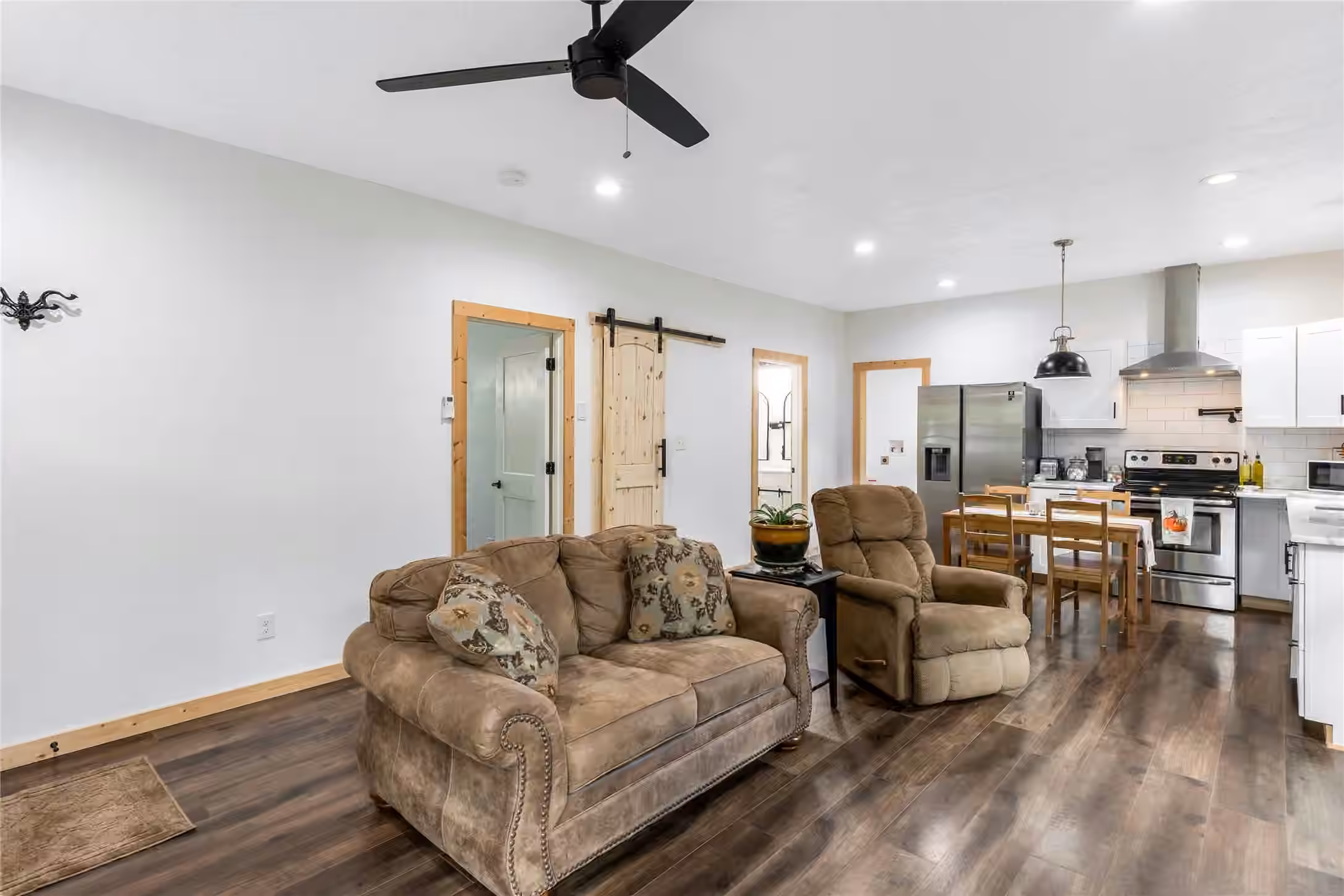 Photo 6 of 1080 Hill Road, Willis, TX