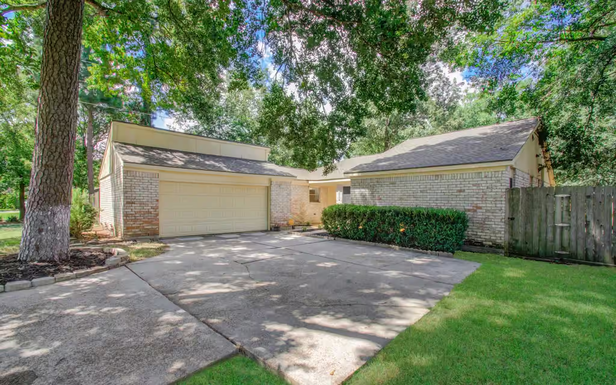 Photo of 25223 Lynbriar Lane, Spring, TX 77373