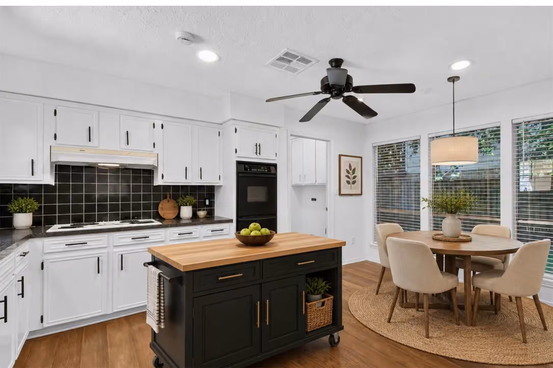 Photo 5 of 25223 Lynbriar Lane, Spring, TX