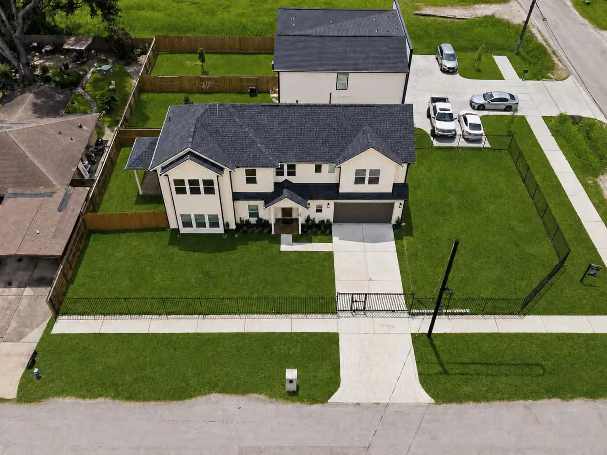 Photo 4 of 4202 PLAAG Street, Houston, TX