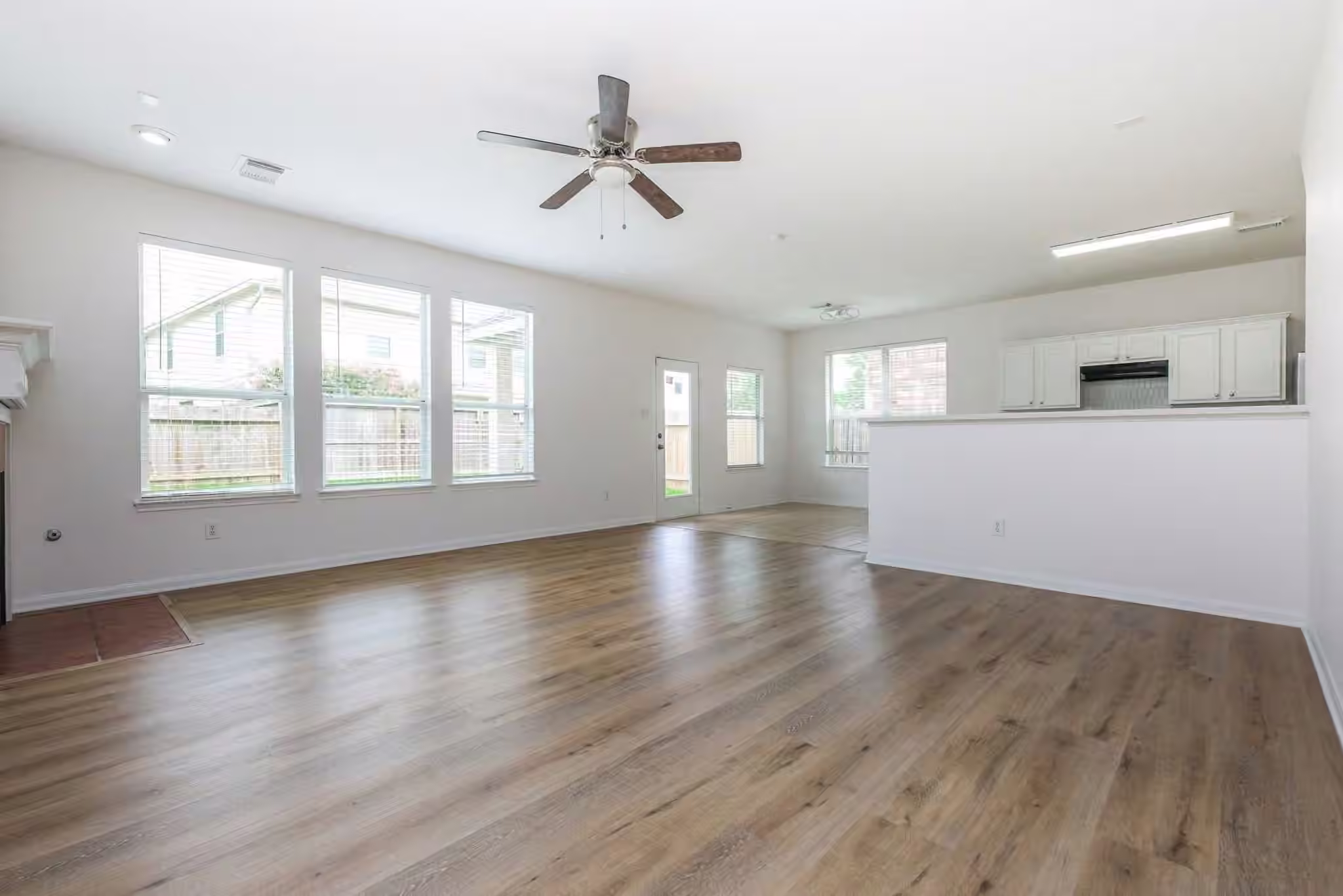 Photo 5 of 2814 Crestbrook Bend Lane, Katy, TX