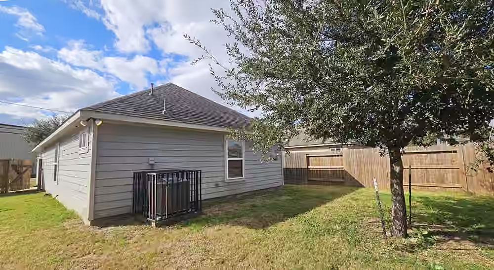 Photo 3 of 8031 Canyon Street, Houston, TX