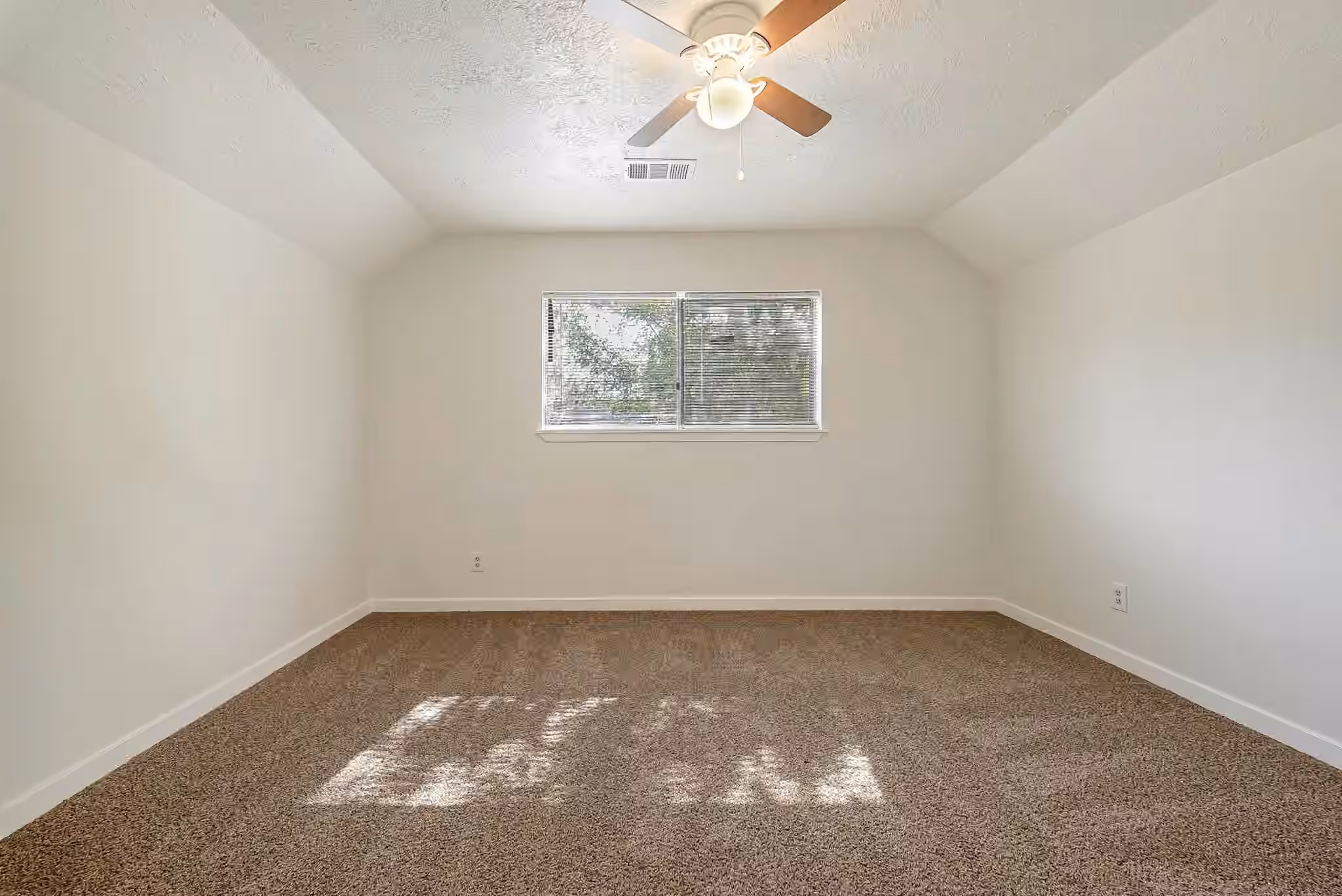 Photo 6 of 1410 Parkside Drive, Pasadena, TX