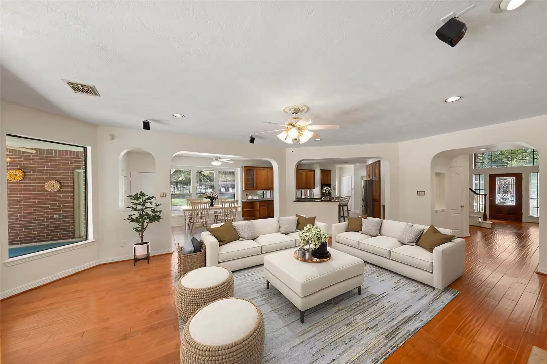 Photo 5 of 12319 Pin Oak Drive, Magnolia, TX