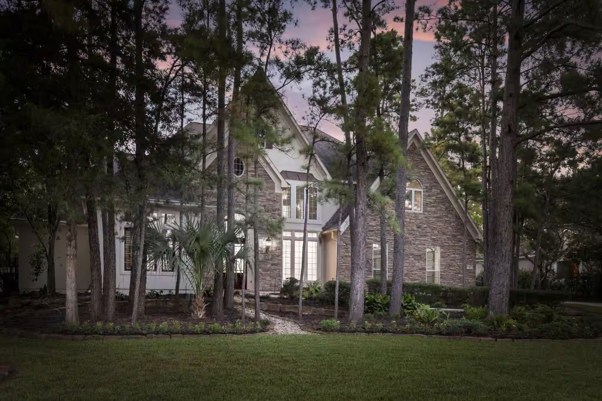Photo 2 of 39 W Bracebridge Circle, The Woodlands, TX