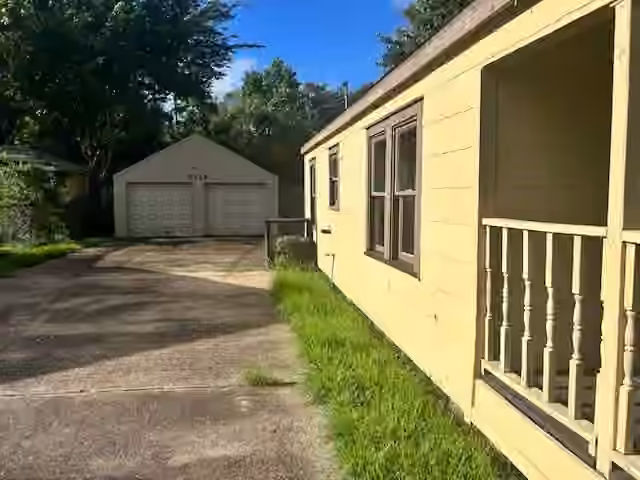 Photo 2 of 2113 3rd Avenue N, Texas City, TX