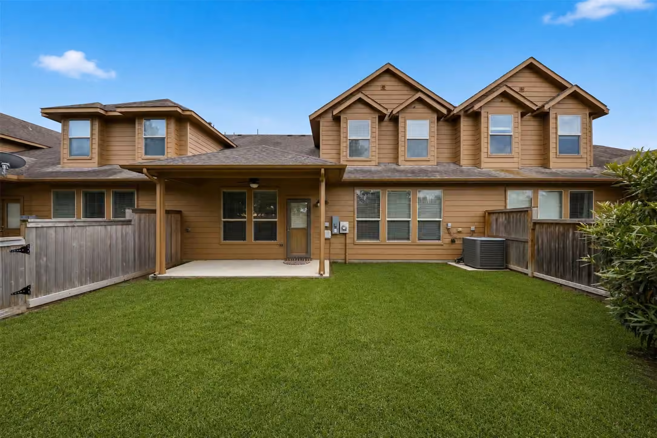Photo 4 of 19658 Candlewood Oaks Lane, Spring, TX