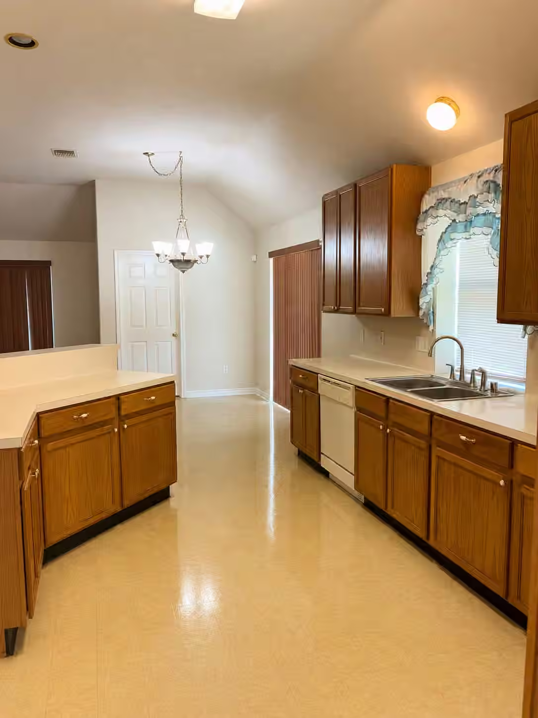 Photo 3 of 3310 Elmcrest Drive, Houston, TX