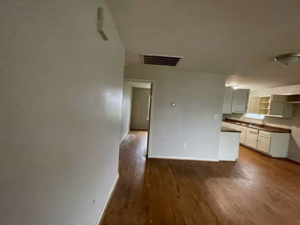 Photo 4 of 3220 Iowa Street, Baytown, TX