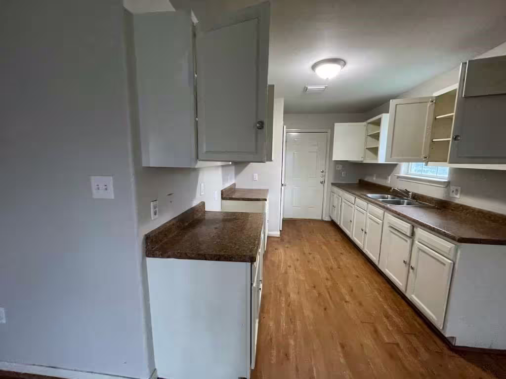 Photo 5 of 3220 Iowa Street, Baytown, TX