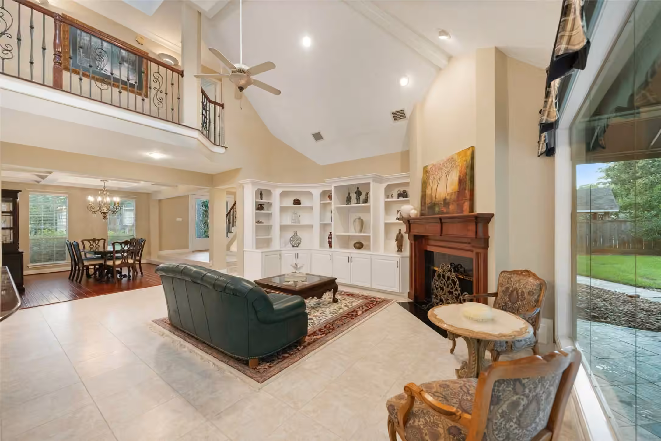 Photo 4 of 1722 Chestnut Grove Lane, Kingwood, TX