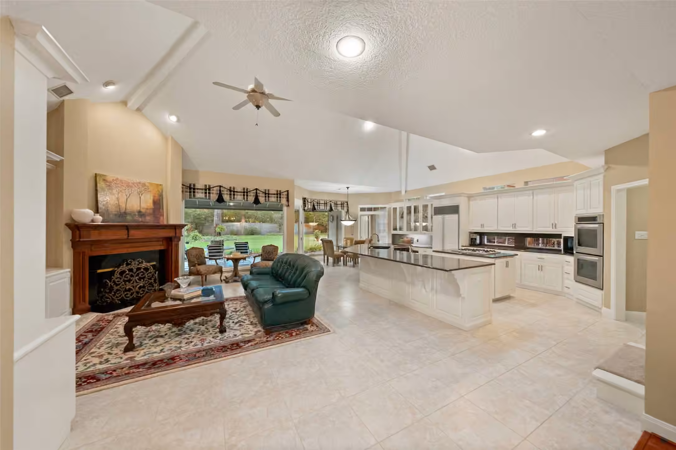 Photo 6 of 1722 Chestnut Grove Lane, Kingwood, TX