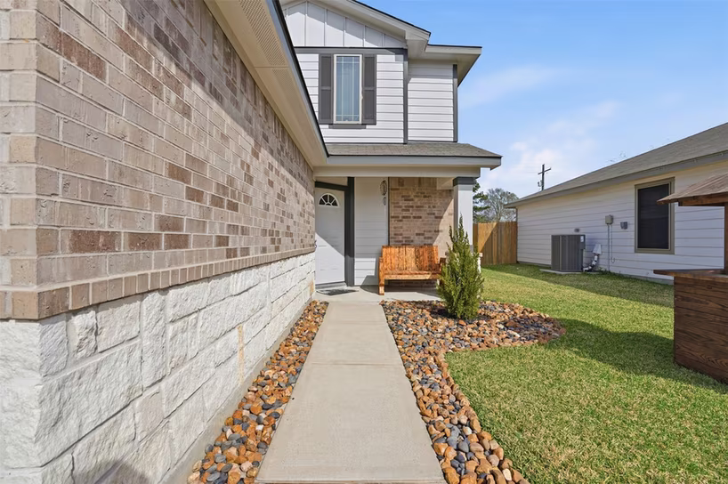 Photo 3 of 1224 Millpointe Lane, Dayton, TX
