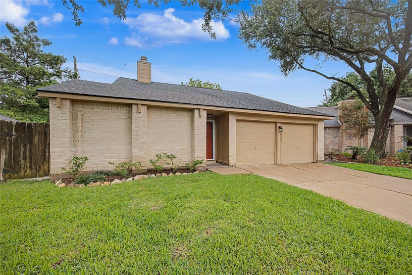 Photo of 16355 La Luna Drive, Houston, TX 77083