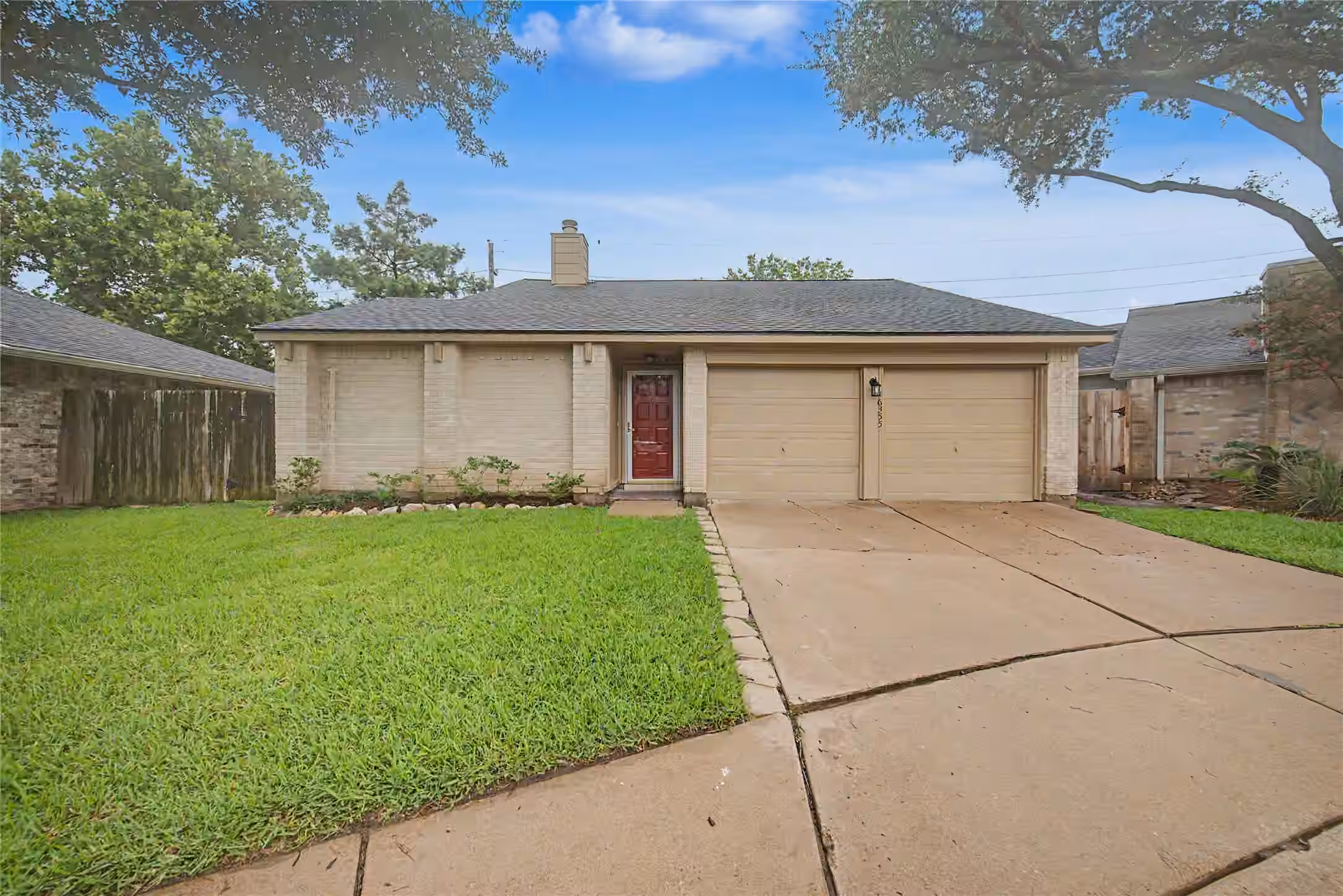Photo 2 of 16355 La Luna Drive, Houston, TX