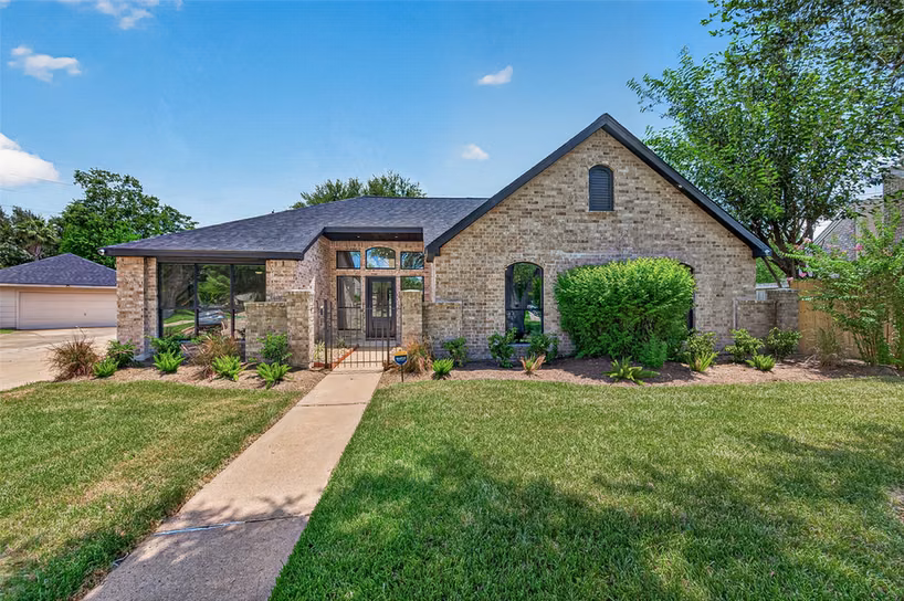 Photo of 15103 Plaza Libre Drive, Houston, TX 77083