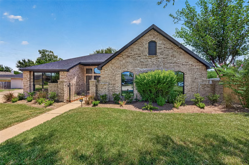 Photo 3 of 15103 Plaza Libre Drive, Houston, TX