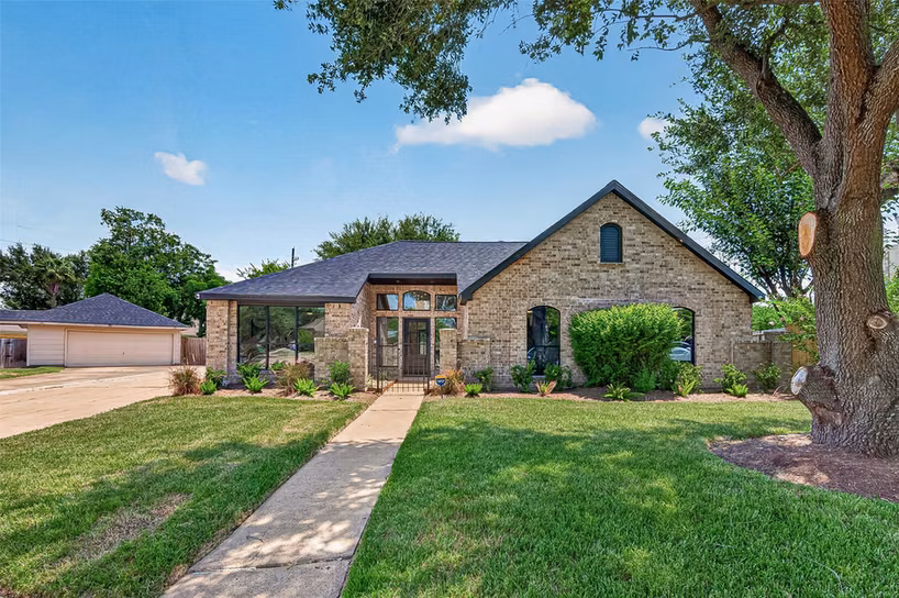 Photo 4 of 15103 Plaza Libre Drive, Houston, TX