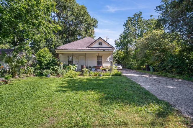 Photo 3 of 320 Eichwurzel Lane, Houston, TX
